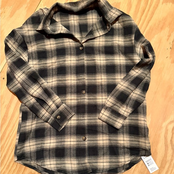 Cupshe Black and Tan Plaid Button Down Shirt - Picture 1 of 4